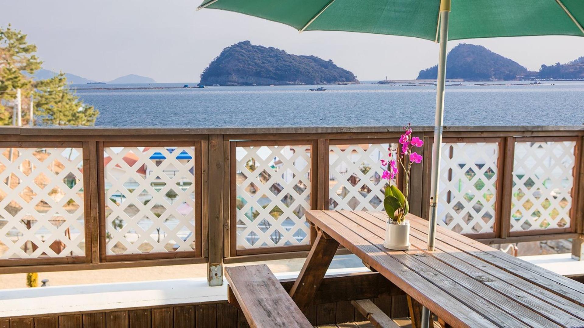 Namhae Hoho Flower Pension Zewnętrze zdjęcie